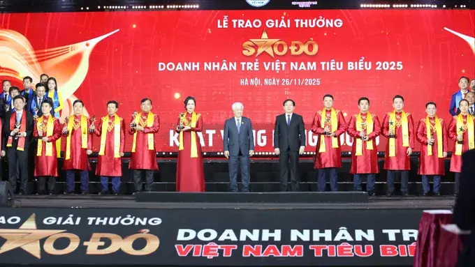 10 doanh nhân nhận giải thưởng Sao Đỏ 2025 